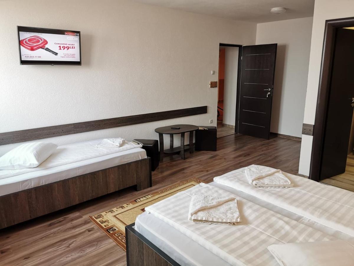 Hotel Tranzit 오도르헤이우세쿠이에스크 외부 사진