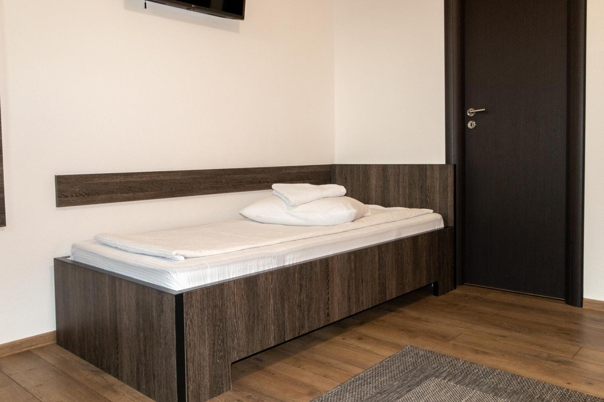 Hotel Tranzit 오도르헤이우세쿠이에스크 외부 사진